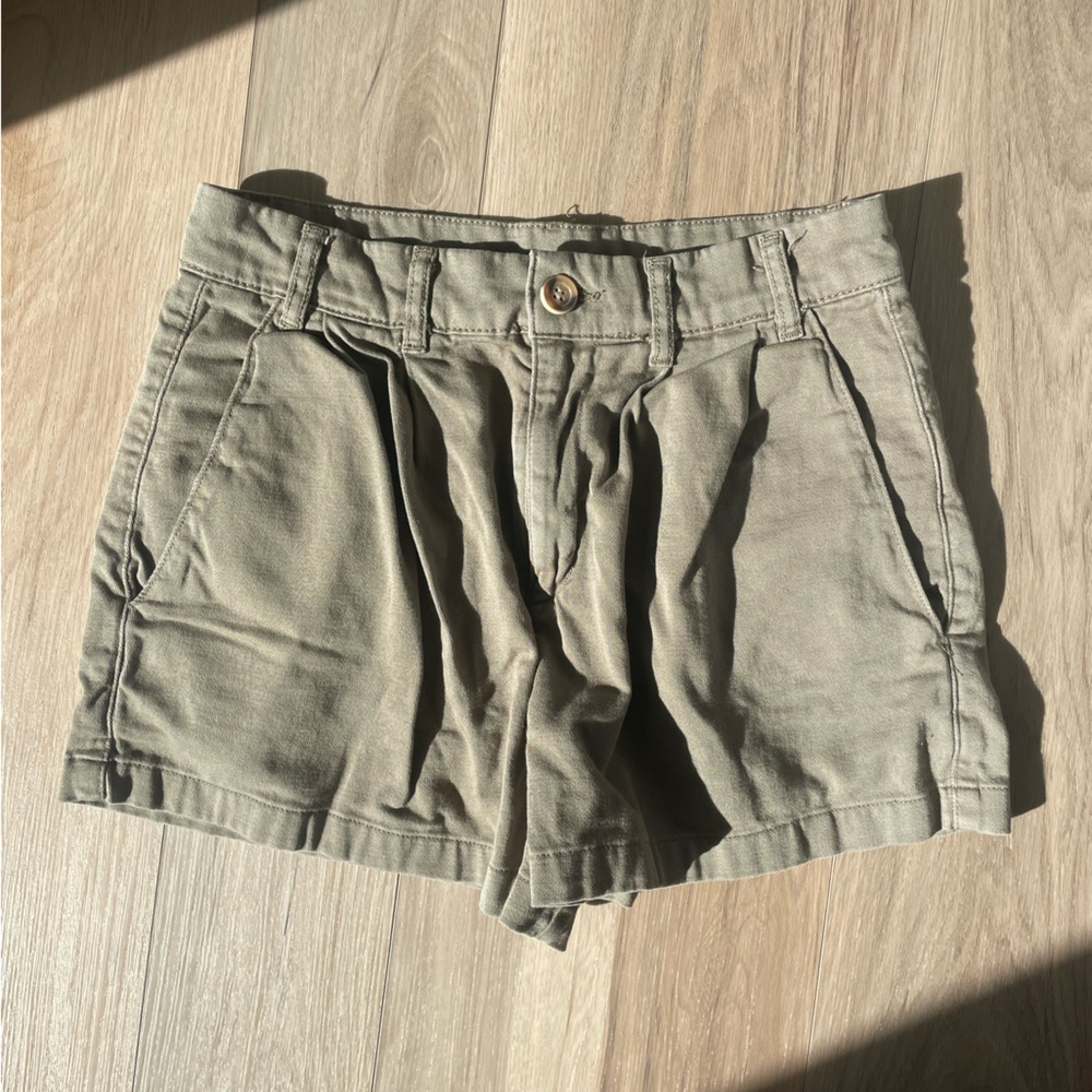 FREE PEOPLE • Pleated Shorts